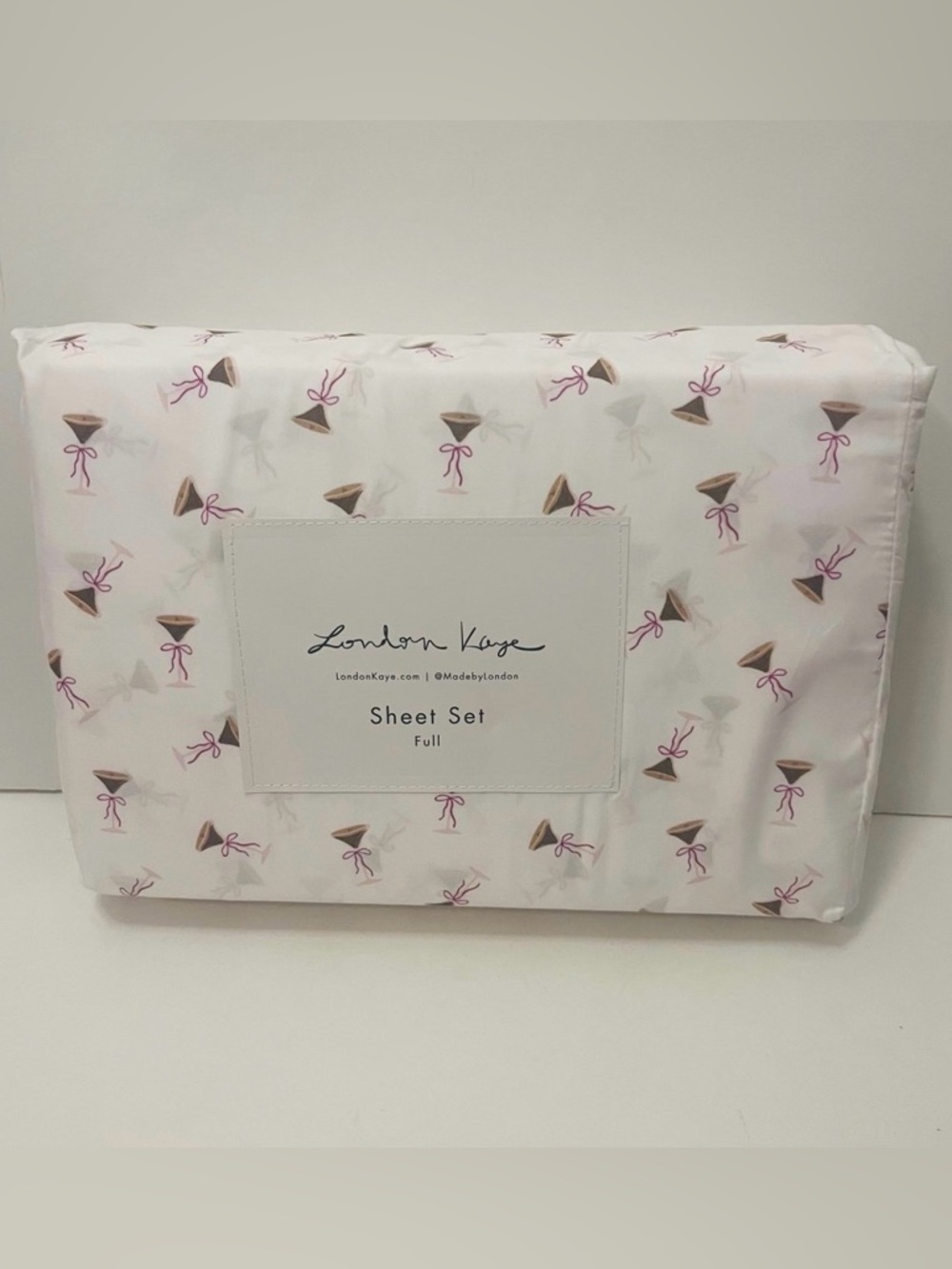 London Kaye Cafe Espresso Martini Glasses with Bows Full Size White Sheet Set